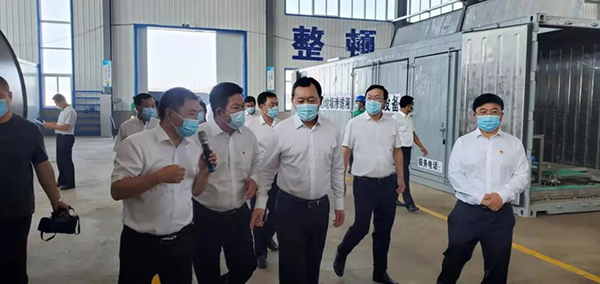 朝陽市委副書記、市長謝衛(wèi)東蒞臨一諾環(huán)保產(chǎn)業(yè)園考察并指導(dǎo)工作